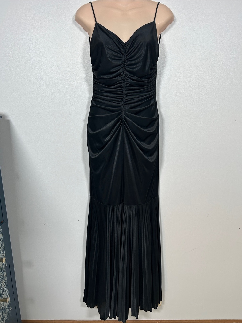 Vintage Black City Triangles Formal Ruched Pleated Spaghetti Strap Gown sz M